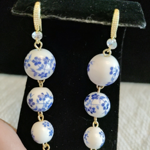 Mrlister's Flyer For Pineapple Welcome Jewelry & Gifts - Picture 5 of 9